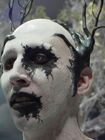 marilyn-manson_eraholywood_hombrearbol
